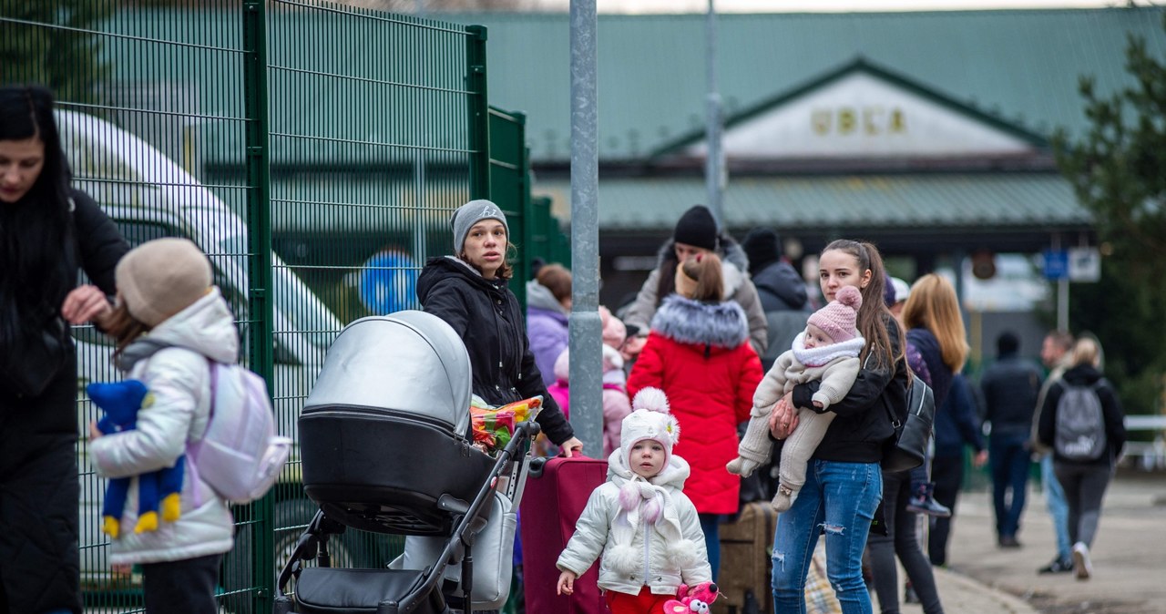 Aż 39 proc. osób z Ukrainy nie ma teraz zatrudnienia /AFP