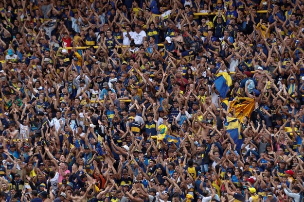 Aż 50 tysięcy kibiców obejrzało trening piłkarzy Boca Juniors Buenos Aires przed rewanżowym meczem finału Copa Libertadores z lokalnym rywalem River Plate /JUAN IGNACIO RONCORONI /PAP/EPA