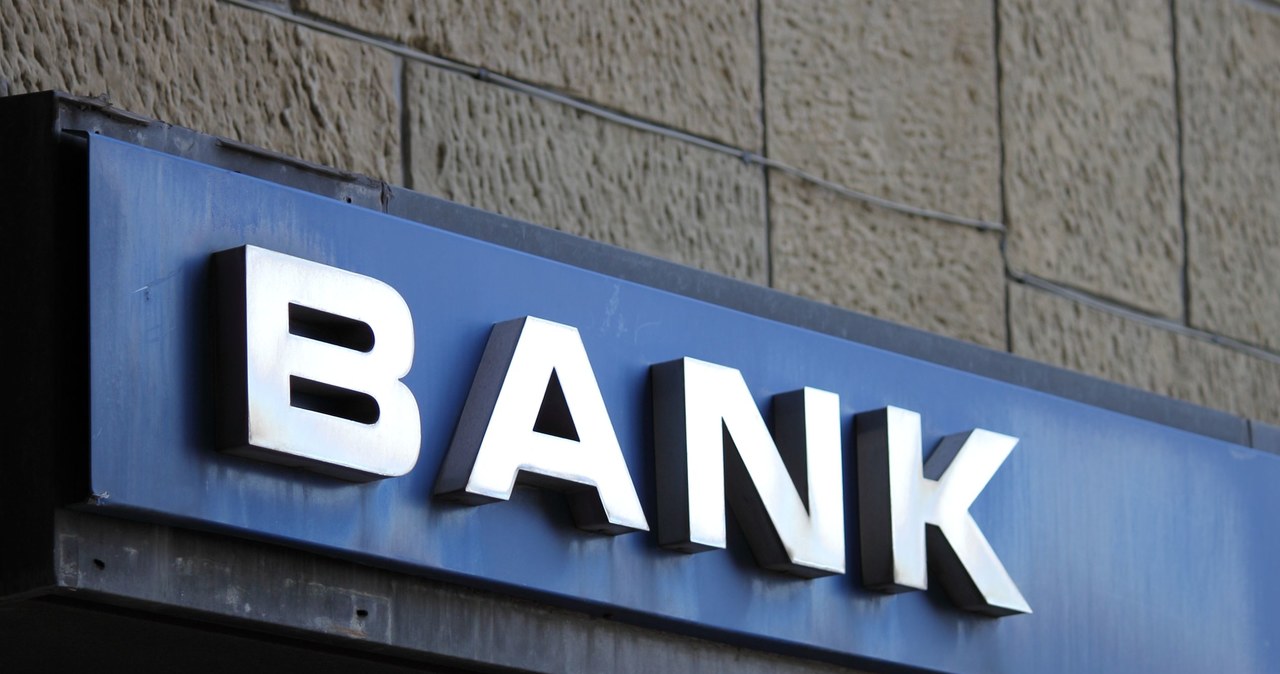 Aż sześć banków planuje przerwy techniczne w najbliższy weekend /123RF/PICSEL
