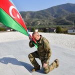 Azerbejdżan triumfuje. Zawiesili flagę w mieście odbitym Ormianom