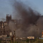 Azowstal płonie. Zakłady w Mariupolu zostały ponownie zbombardowane