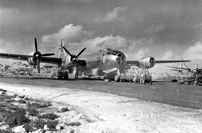B-29 z 497th BG na jednej z wysp Pacyfiku /Wikimedia Commons – repozytorium wolnych zasobów /INTERIA.PL/materiały prasowe