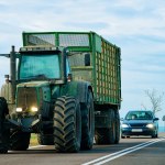 traktor B+E zamiast T. Eksperci ostrzegają przed skutkami na drogach