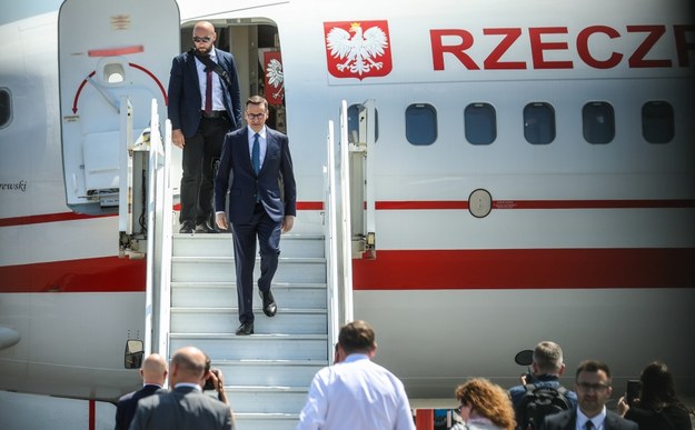 B. premier Mateusz Morawiecki na lotnisku w Kiszyniowie w Mołdawii w czerwcu zeszłego roku /Rafał Guz /PAP