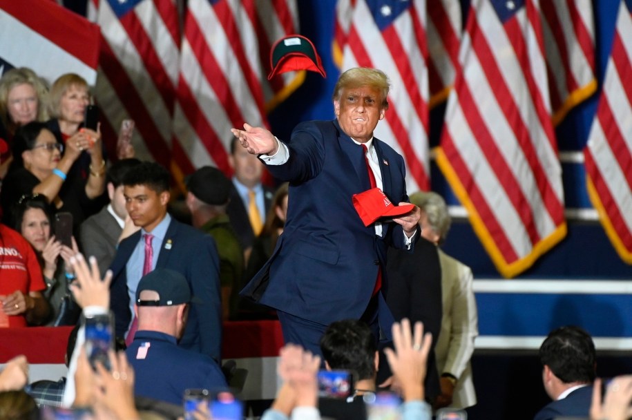 B. prezydent USA Donald Trump /JOSE JUAREZ /PAP/EPA