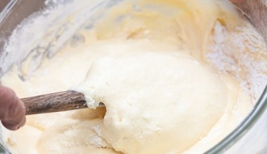Babcia powiedziała mi o tej metodzie. Dzięki niej moje ciasto zawsze jest puszyste
