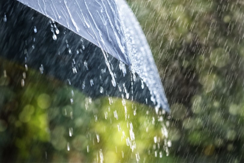 Bąbel chłodu znalazł się dokładnie nad Polską. Kiedy wróci lato?