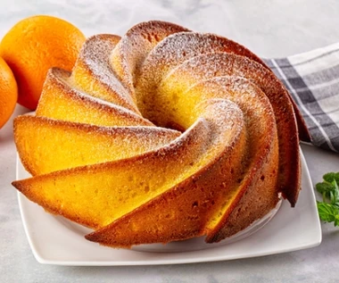 Babka wielkanocna o egzotycznym smaku. Miękka jak puch, mokra, rozpływa się w ustach