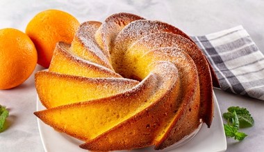 Babka wielkanocna o egzotycznym smaku. Miękka jak puch, mokra, rozpływa się w ustach