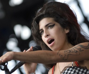 "Back to Black": Wiemy, kto wyreżyseruje film o Amy Winehouse! 