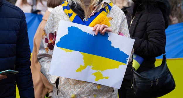 Badacze zadali respondentom dwa pytania dotyczące wojny w Ukrainie. /Shutterstock