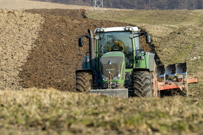 Badaie techniczne ciągników rolniczych ma być prostsze. Będzie je można wykonać poza stanowiskiem kontrolnym na SKP /Stanislaw Bielski/REPORTER /East News
