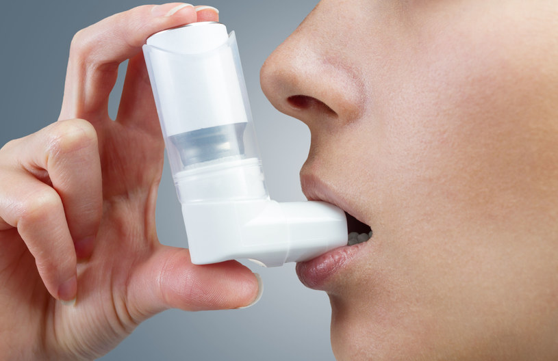Badania dowiodły, że osoby z alergią na roztocza kurzu domowego, sześć razy częściej chorują na astmę /123RF/PICSEL
