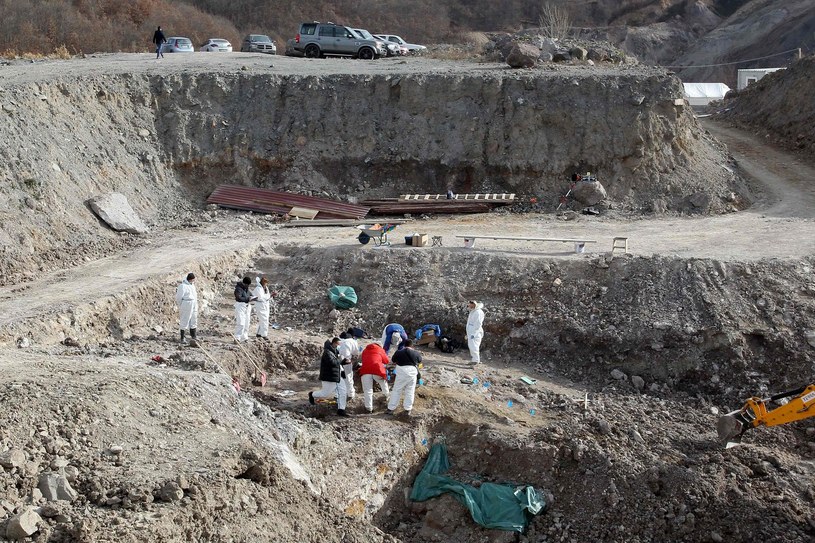 Badania masowych grobów w Kosowie, zdjęcie ilustracyjne /AFP