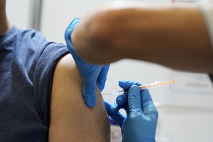 Badania: Przyjęcie dwóch dawek szczepionki to o 41 proc. spadek ryzyka wystąpienia long covid