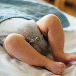 Badanie preluksacyjne ważne w pierwszych tygodniach życia. Wykrywa nieprawidłowości w stawach