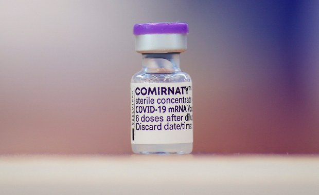 Badanie: Szczepionka Pfizera skuteczna przeciwko wszystkim wariantom koronawirusa