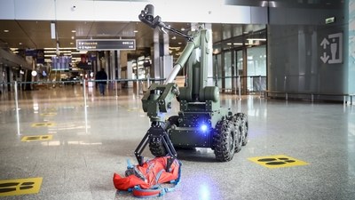 Bagaż sprawdzono używając robota pirotechnicznego /Straż Graniczna /