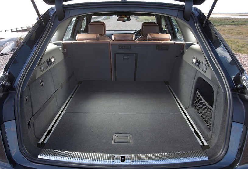 Bagażnik Audi A6 Avanta mieści 565 l, a po złożeniu kanapy aż 1680 l /materiały prasowe