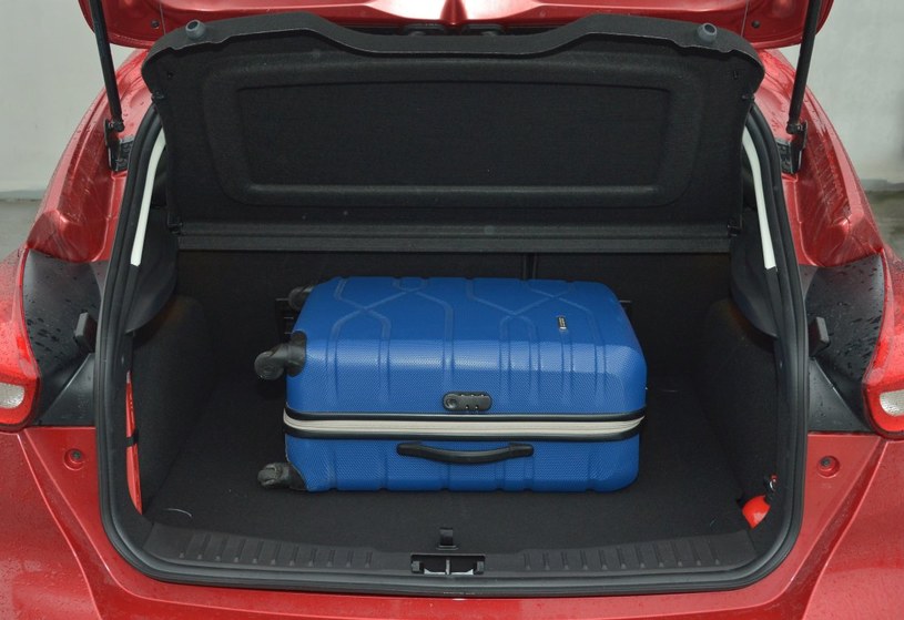 Bagażnik (z dojazdowym kołem zapasowym) ma tylko 316 l. /Motor