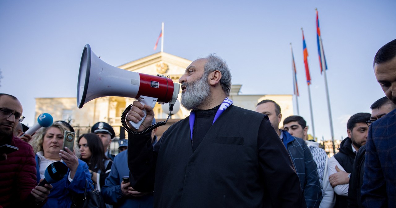 Bagrat Galstanjan na proteście w stolicy Armenii /ANTHONY PIZZOFERRATO /AFP