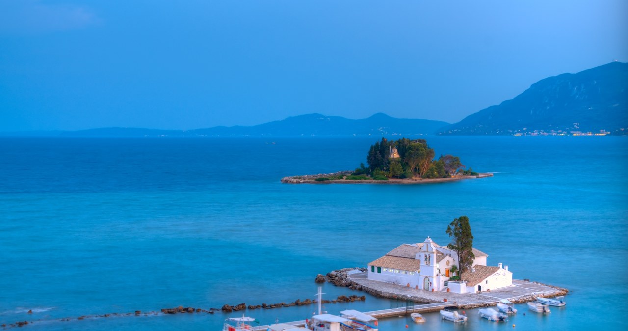 Bajeczne widoki na greckiej wyspie Korfu /123RF/PICSEL