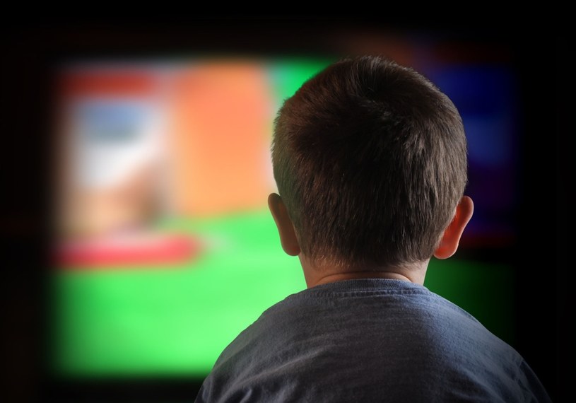 Bajki w telewizji nie muszą być szkodliwe /123RF/PICSEL