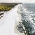 Bałtyk Bajkowe zjawisko na wybrzeżu Bałtyku. Zdarza się, kiedy panuje silny mróz