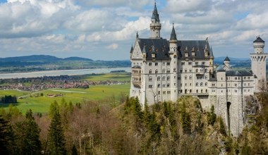 Bajkowy zamek na skalistym wzgórzu. Jeden z najpiękniejszych w Europie