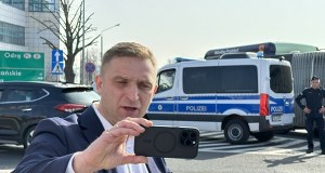 Bąkiewicz triumfuje w sądzie. "To dopiero początek"