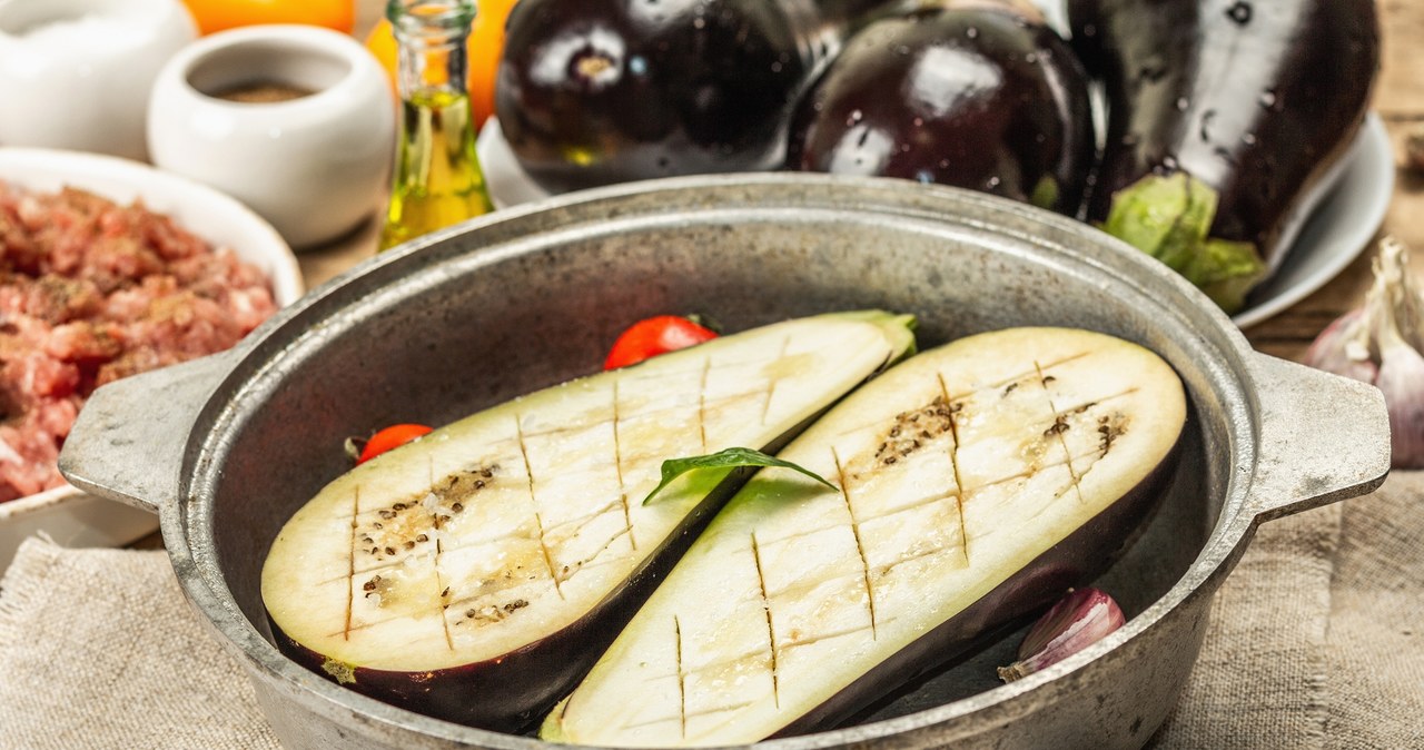 Bakłażan dostarcza potasu i witaminy C, pomaga schudnąć, obniża cukier. Jedz często /123RF/PICSEL
