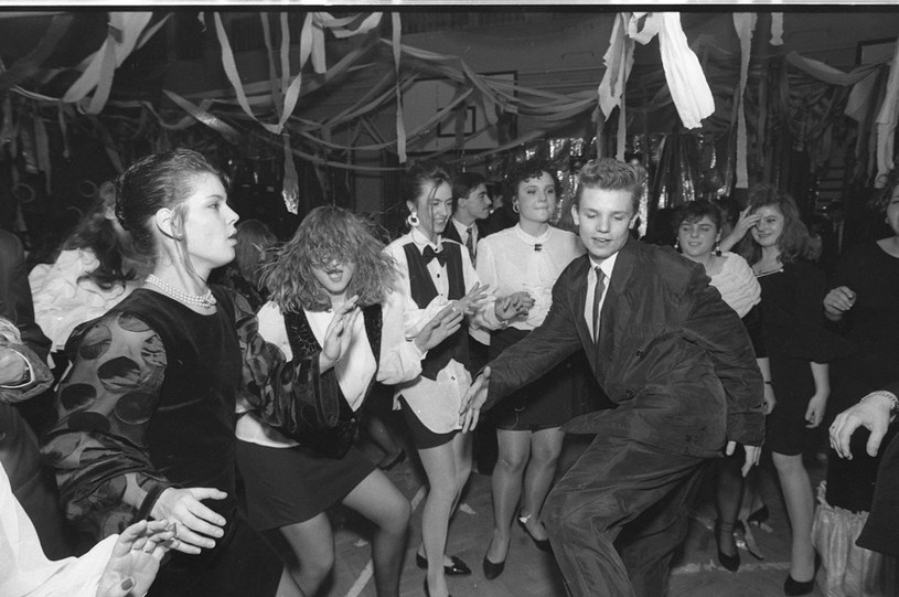 Bal studniówkowy, 1993 r. /Andrzej Marzec /East News