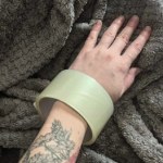 Balenciaga Balenciaga znowu to robi. Tym razem w roli głównej taśma klejąca za prawie 13 tys. złotych!