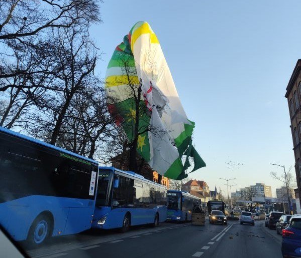 Balon, który zahaczył o jeden z budynków w Zielonej Górze /Gorąca Linia RMF FM