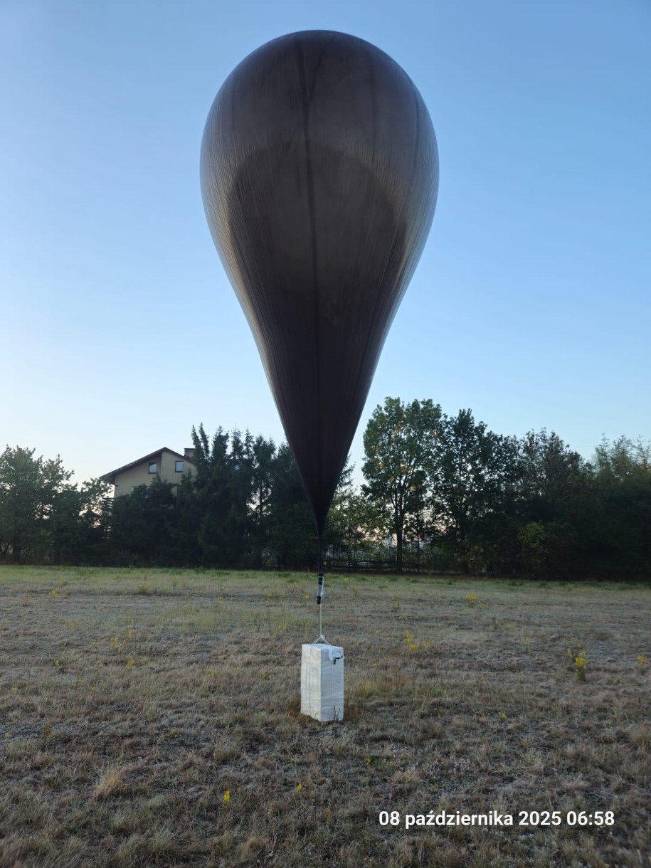 Balon przemytniczy, który spadł w Białymstoku przy ul. Lodowej /KWP Białystok /Policja