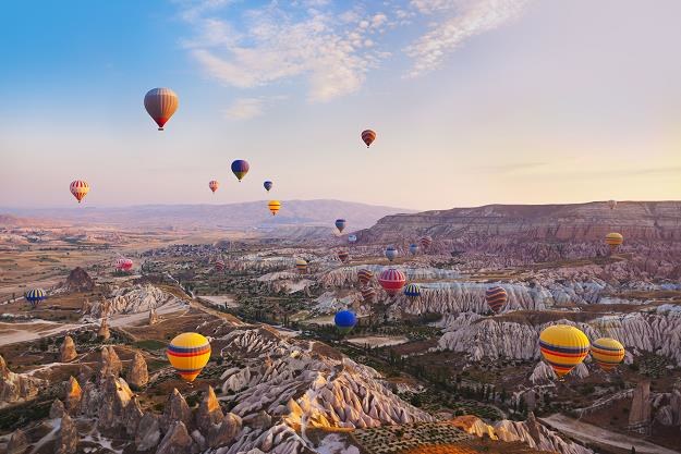 Balony nad Kapadocją - wielką atrakcją Turcji /&copy;123RF/PICSEL