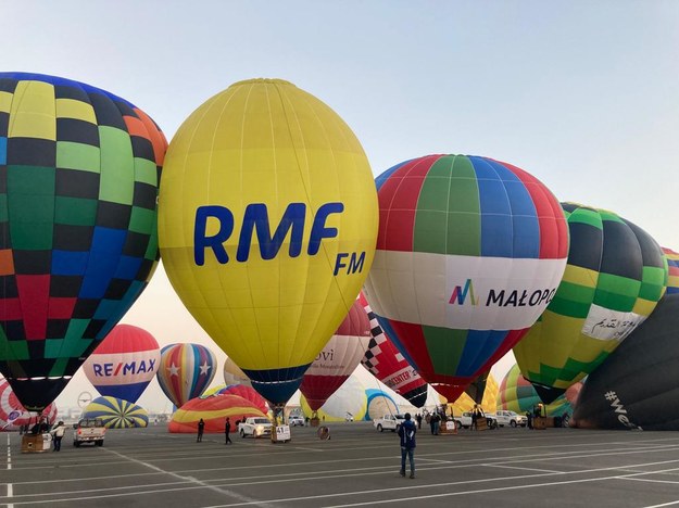 Balony RMF FM i Małopolski pojawiły się dziś na katarskim niebie (fot. Anna Gajewska, Eryk Czarnowski, Marek Michalec) /
