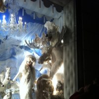 Sklepy z nowojorskiej Piątej Alei walczą o klienta wystawami  