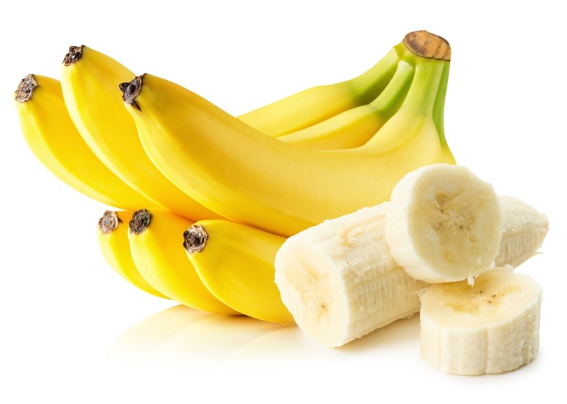 Banan ma działanie łagodzące i oczyszczające. /123RF/PICSEL
