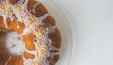 Banany już zrobiły się czarne? Nie wyrzucaj! Zrób na Wielkanoc pyszną babkę