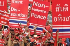 Bangkok w czerwieni. Protestują przeciwnicy rządu