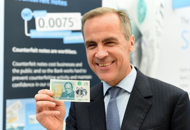 Bank centralny Wielkiej Brytanii zaprezentował pierwszy brytyjski banknot z plastiku /AFP