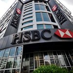 Bank HSBC tnie wynagrodzenia i wysyła na przymusowe urlopy