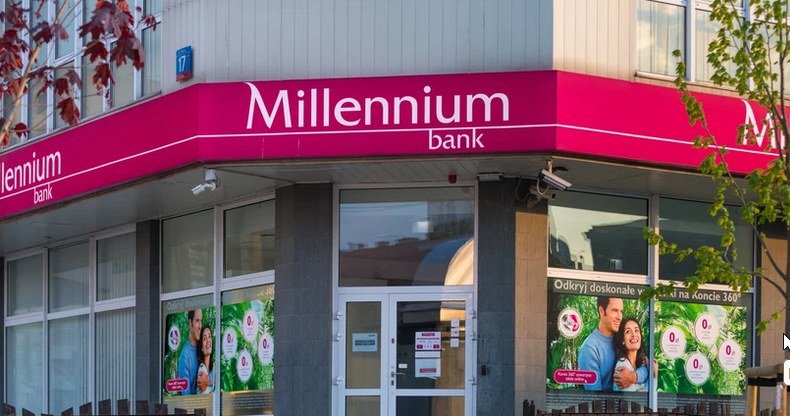 Bank Millenium wycofuje się z kredytów o zmiennym oprocentowaniu / Arkadiusz Ziolek /East News