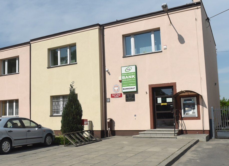Bank w Będkowie /Grzegorz Michałowski /PAP