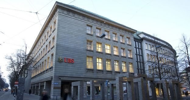 Bank zaproponuje w Warszawie produkty firmy UBS z zakresu bankowości inwestycyjnej /AFP