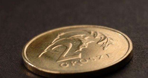 Banki cały czas obniżają oprocentowanie lokat i w najbliższych miesiącach nic nie zmieni tego trendu /&copy; Bauer