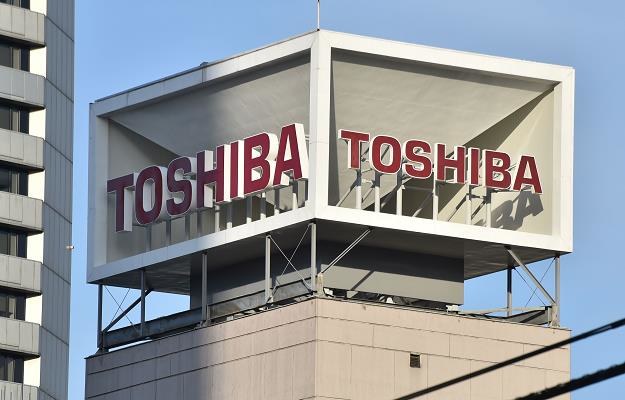 Banki chcą skarżyć koncern Toshiba za straty związane z manipulacjami księgowymi /AFP