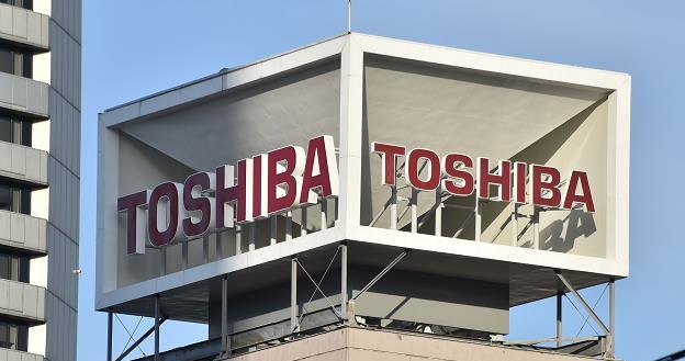 Banki chcą skarżyć koncern Toshiba za straty związane z manipulacjami księgowymi /AFP