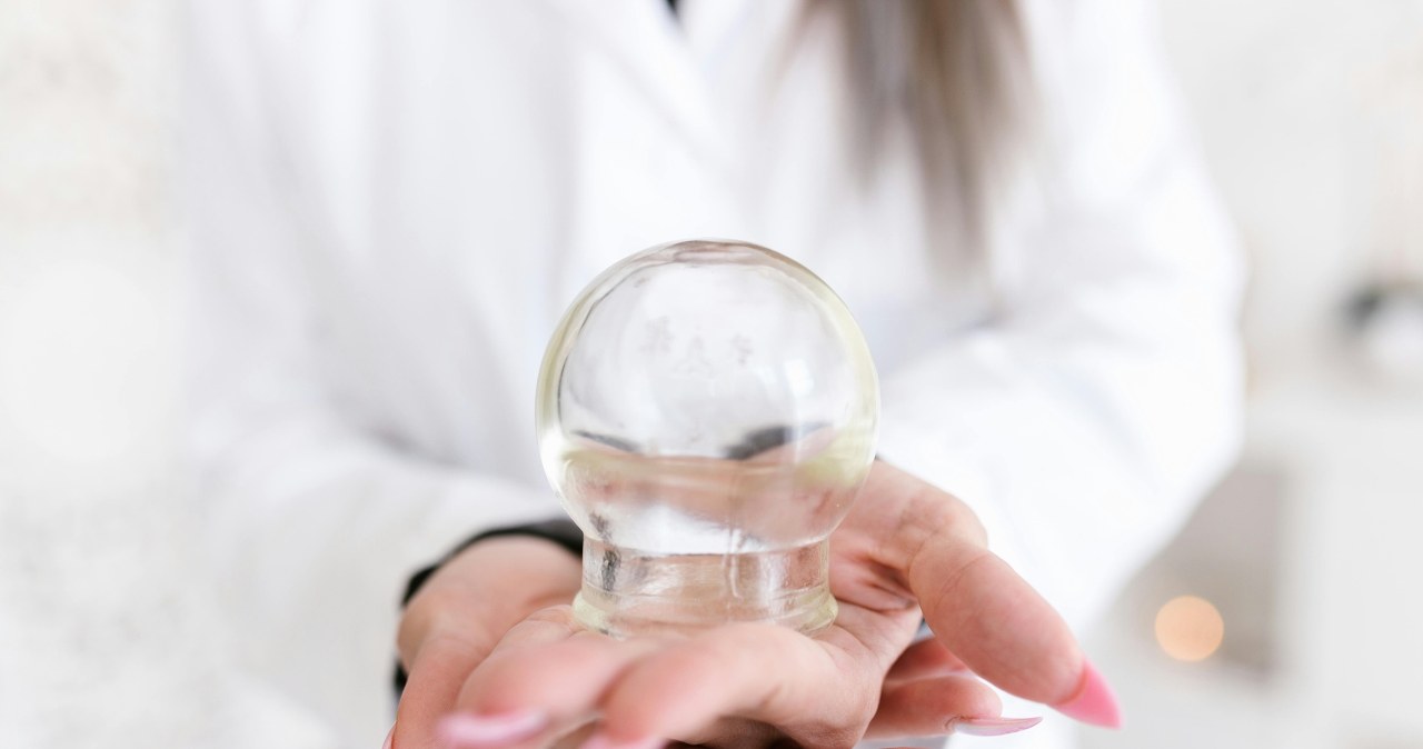 Bańki chińskie mogą pomóc wygładzić cellulit /RDNE Stock project /pexels.com